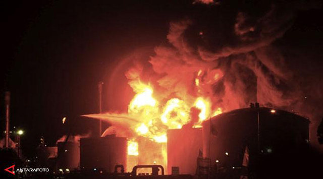 Warga Dumai Panik Melihat Kilang Minyak Pertamina Semburkan Api Besar