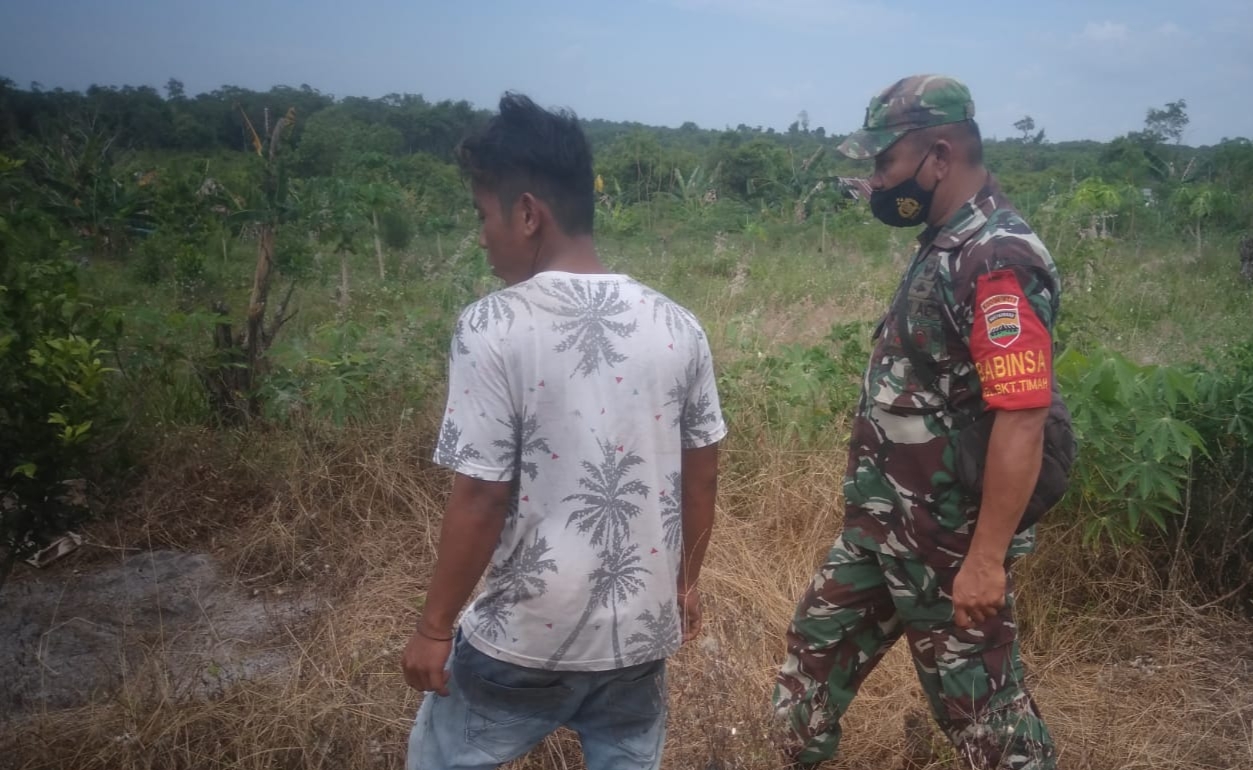Serka Fahrizal Purba Lakukan Sosialisasi Pencegahan Karhutla dan Patroli Kawasan