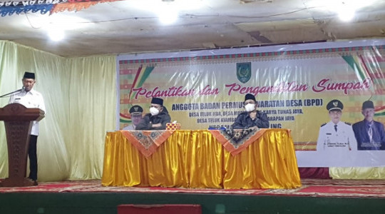 Wabup Inhil Melantik Anggota BPD di 5 Desa Sekaligus di Kecamatan Tempuling