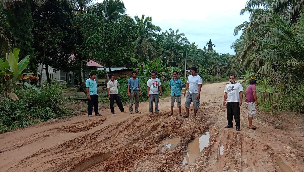Jalan Lingkungan Morini Butuh Perhatian Serius dari Pemkab Rohul