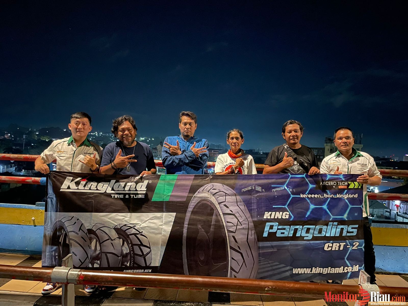 Tim JKW-PWI Tunda Ganti Ban Kingland di Manado