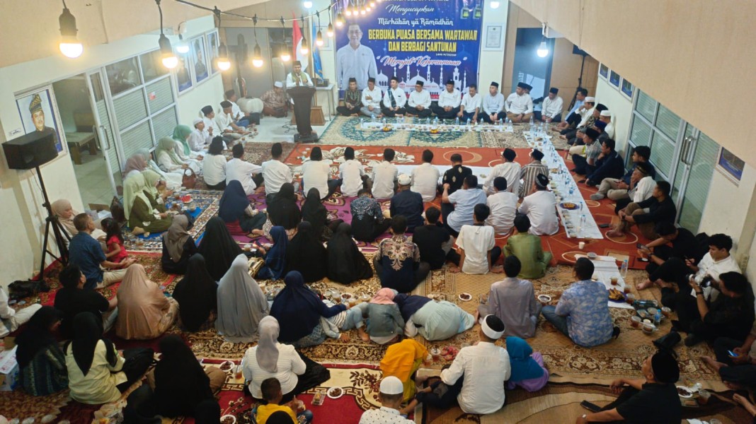 PWI Riau Beri Santunan Anak Yatim dan Janda Wartawan, Juga Serahkan 320 Bingkisan untuk Anggota
