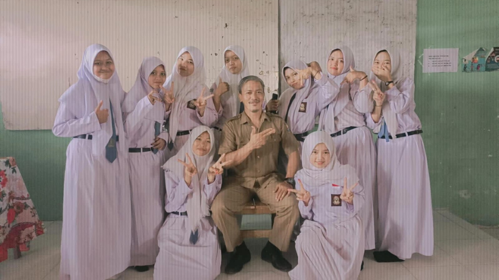 Siswa SMA 10 Muarojambi Laksanakan Pembelajaran Daring