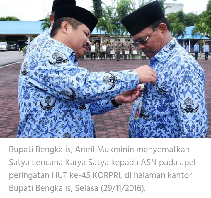 476 PNS Bengkalis Terima Satya Lencana