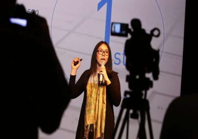 Evelyn Istri Komedian Aming Tak Ingin Bercerai