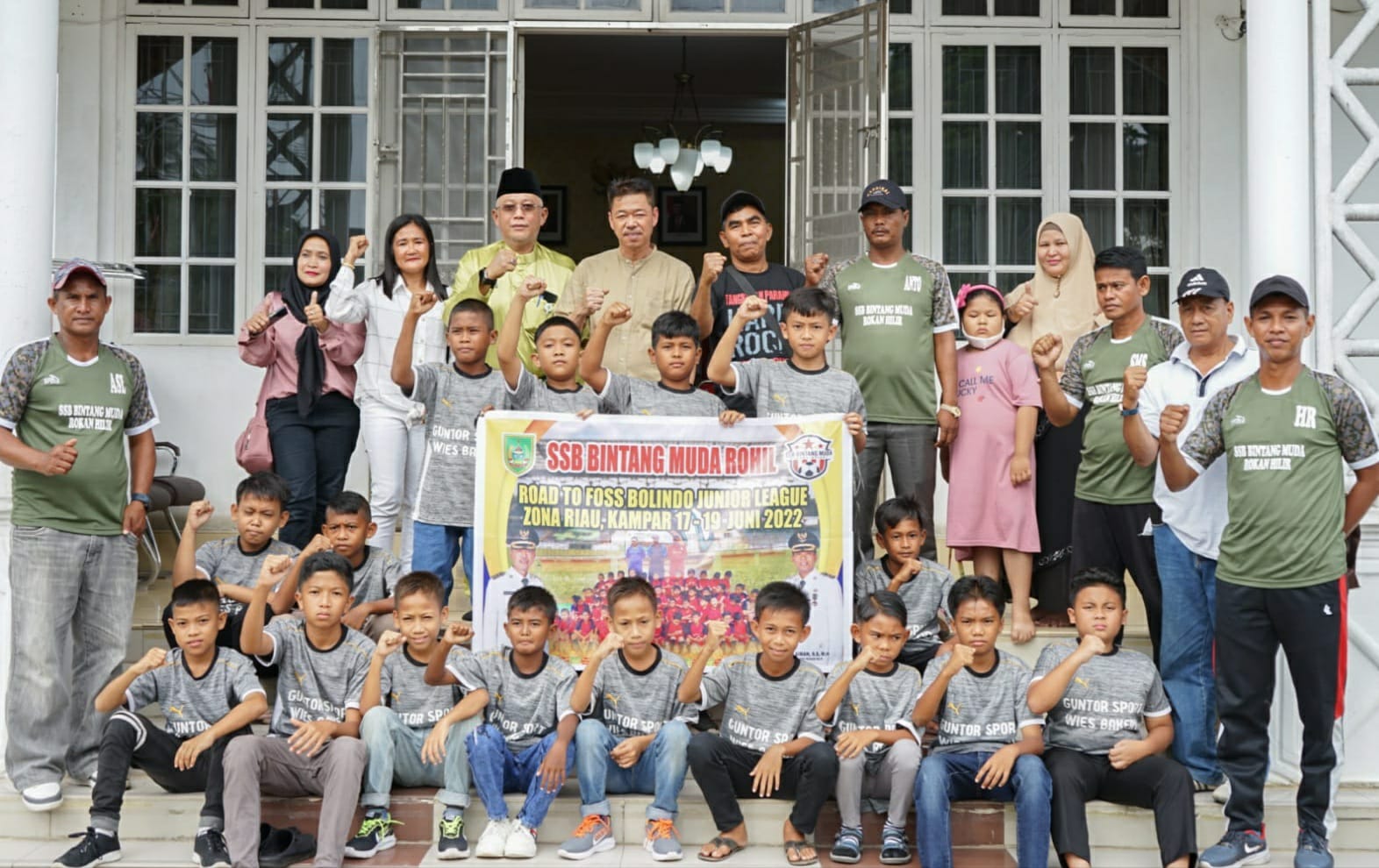 Lepas Pemain U12, Bupati Harap SSB Bintang Muda Rohil Menang Pada FJL di Kampar