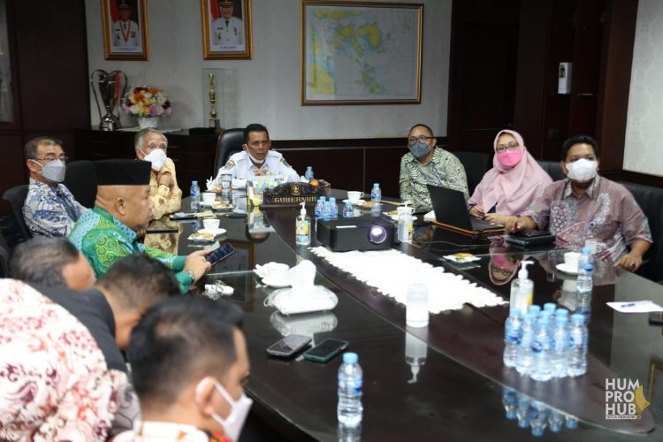 Gubernur Pimpin Rapat Bahas Rencana Pembangunan Jalan di Senggarang