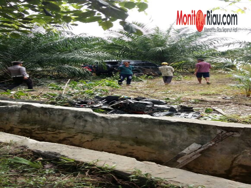 Kabag Hukum Setda Bengkalis Tabrak Pengendara Sepeda Motor di Siak Kecil