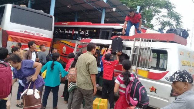 Pemudik Tujuan Sumut dan Sumbar Mendominasi di Terminal Bus Dumai