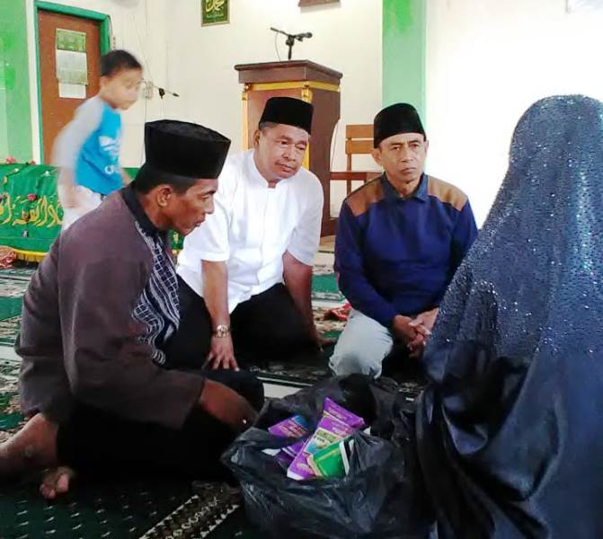 H Makmur Dampingi Wawako Batam Hadiri Takziah Warga Sagulung