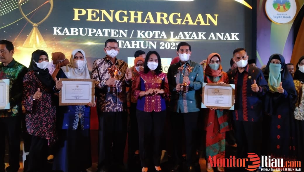 Pemko Dumai Raih Penghargaan Kota Layak Anak Kategori Nindya