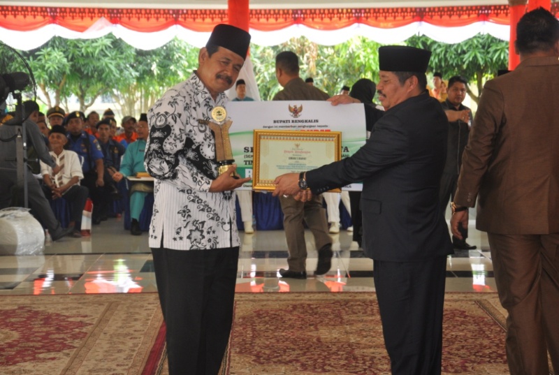 15 Sekolah Terima Penghargaan Adiwiyata