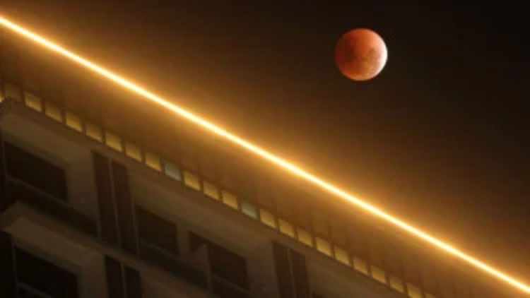 Peneliti Ungkap Temuan Baru, Bulan Bisa Dihuni Manusia