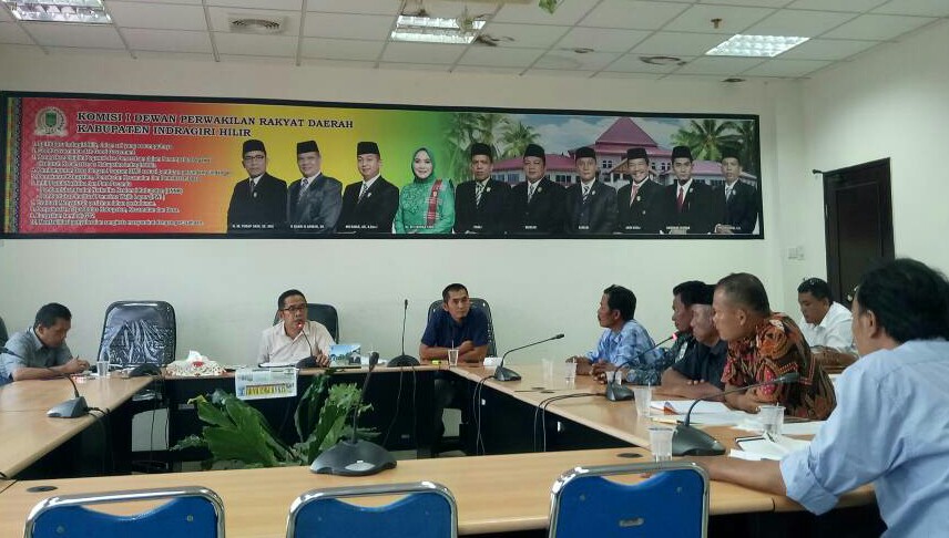 Situasi Mencengkam, Warga Dusun Semaram Kemuning Inhil Ngadu Ke DPRD