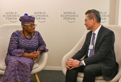 Paul Chan attends the World Economic Forum Annual Meeting in Switzerland; spotlights Hong Kong’s advantages as an international hub for trade and finance