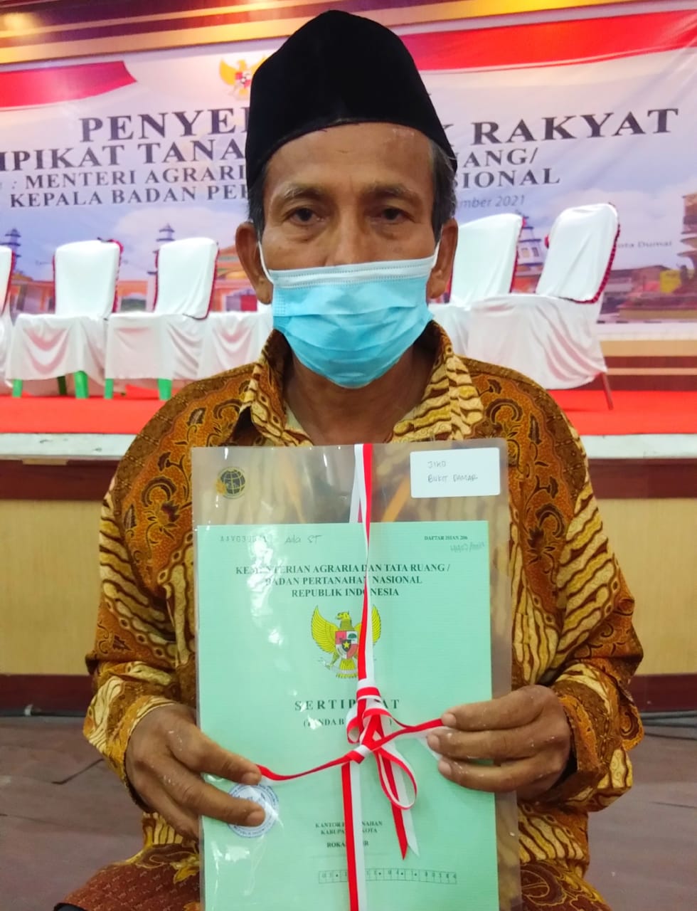 Resmi Terima Sertifikat, Warga Bukit Damar Ucapkan Terimakasih