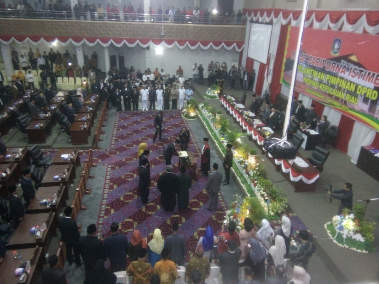 Jumaga Nadeak Resmi Jabat Ketua DPRD Kepri