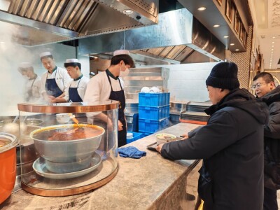 From Banks of Yellow River to Dining Tables Worldwide: Lanzhou Beef Noodles Get a Makeover through Cross-industry Fusion