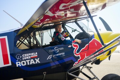 BRP?Rotax: Aircraft Meets Racetrack – Luke Czepiela Menerbangkan Racing Line di Bahrain International Circuit
