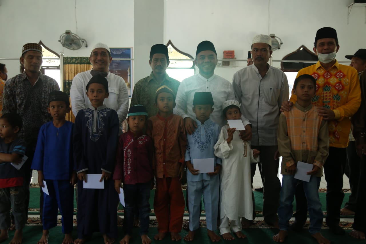 Sebanyak 378 Anak Yatim dari 2 Kecamatan Mendapat Santunan dari Bupati Labuhanbatu
