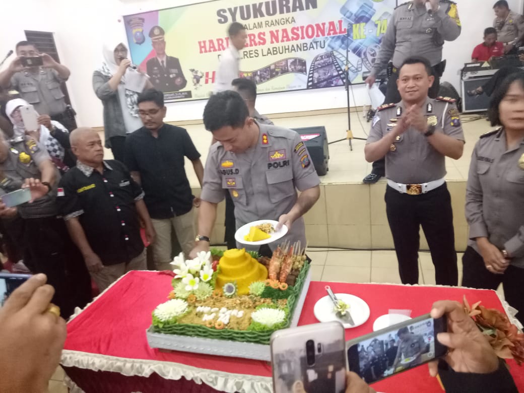 Memperingati Hari Pers Nasional, Kapolres Labuhanbatu Menggelar Acara Syukuran