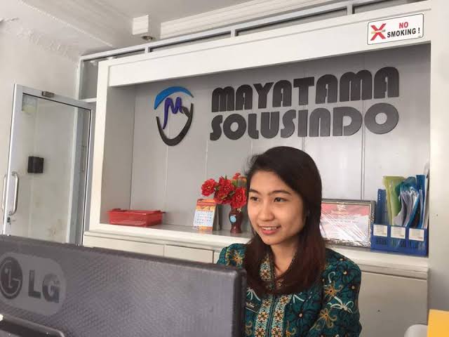 PT Mayatama Solusindo Kembali Serahkan Bantuan Sembako