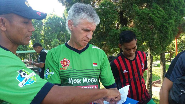 PS TNI Berharap Tuah Ivan Kolev