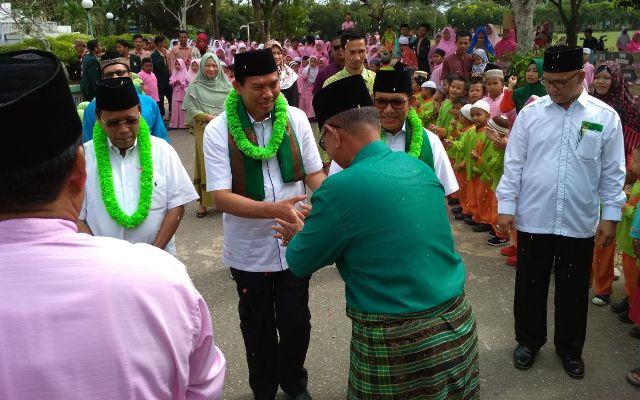 Firdaus-Rusli Didoakan Tuan Guru Al Qur'an Al-Majidiyah