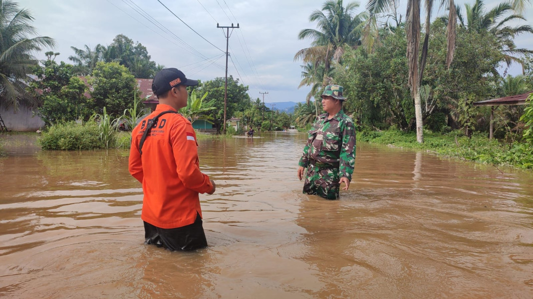 Curah Hujan Tinggi, 330 Rumah Warga Rohul Riau Direndam Banjir