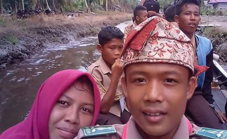 Cerita Rahimah, Guru Honorer dari Tembilahan ke Pelosok Desa
