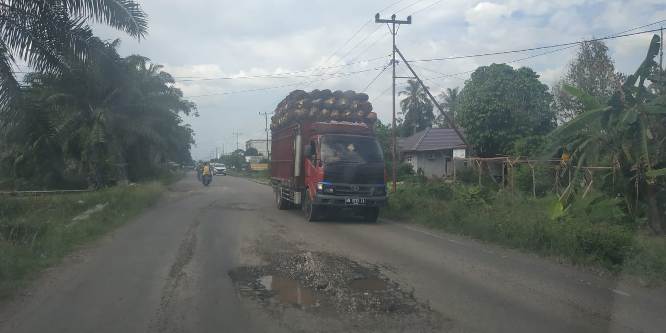 Pemkab Siak Sulit Tertipkan Berat Muatan Mobil