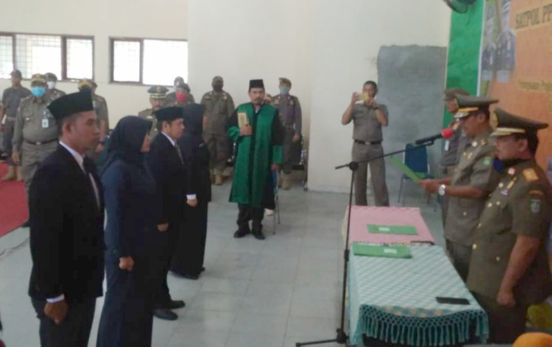 Kakan Satpol PP Dumai Lantik Empat Pejabat Fungsionaris