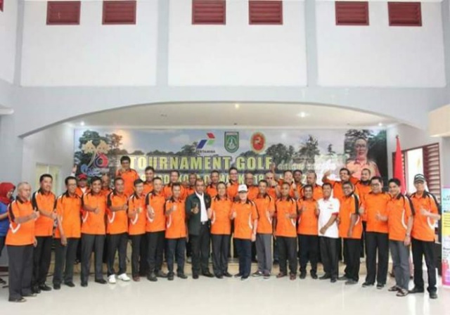 Walikota Dumai Menutup Turnamen Golf Dan Pengukuhan PGI