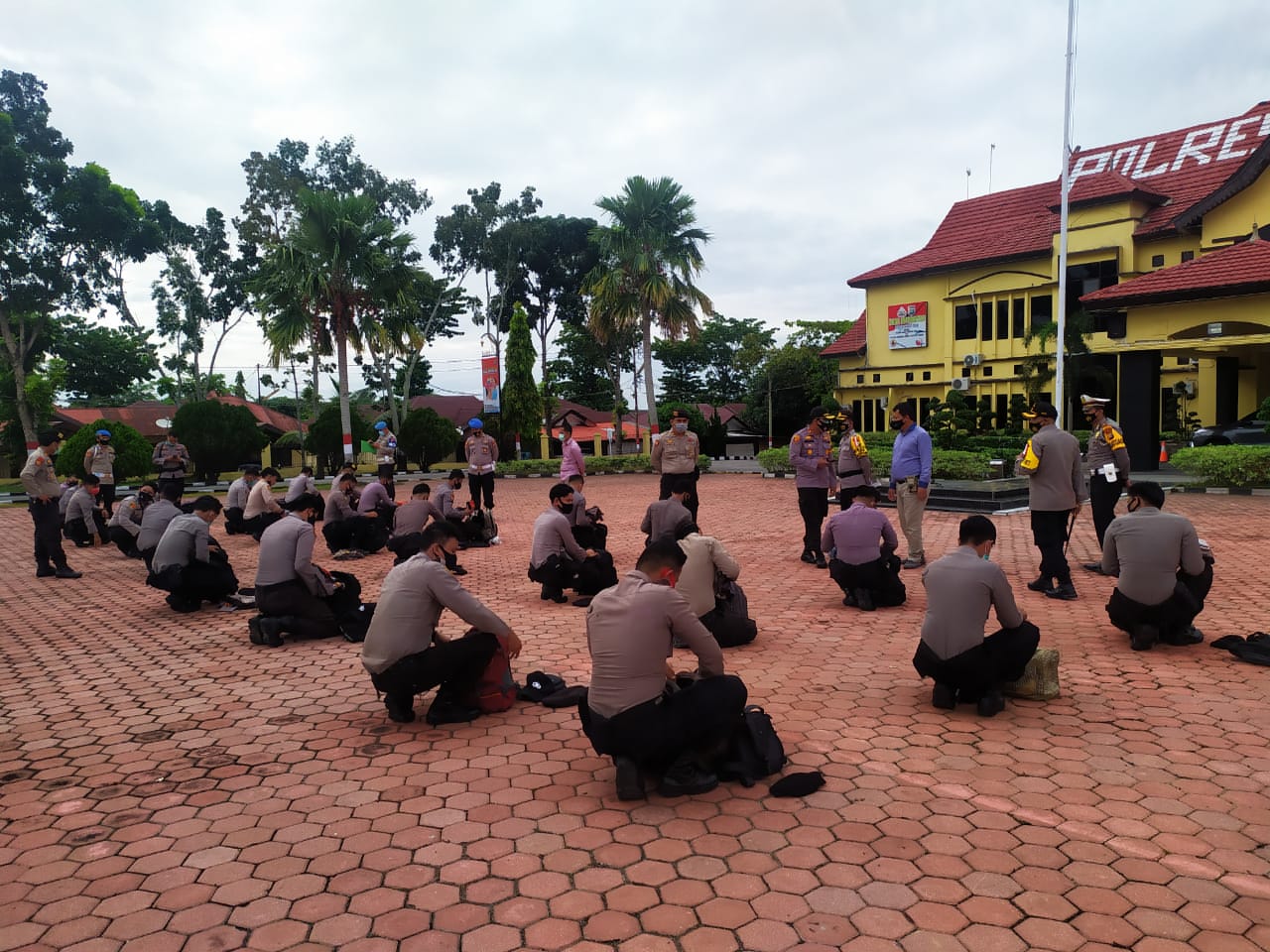 Kapolres Rohil Lepas 31 Personil KBO Ke Polresta Pekanbaru