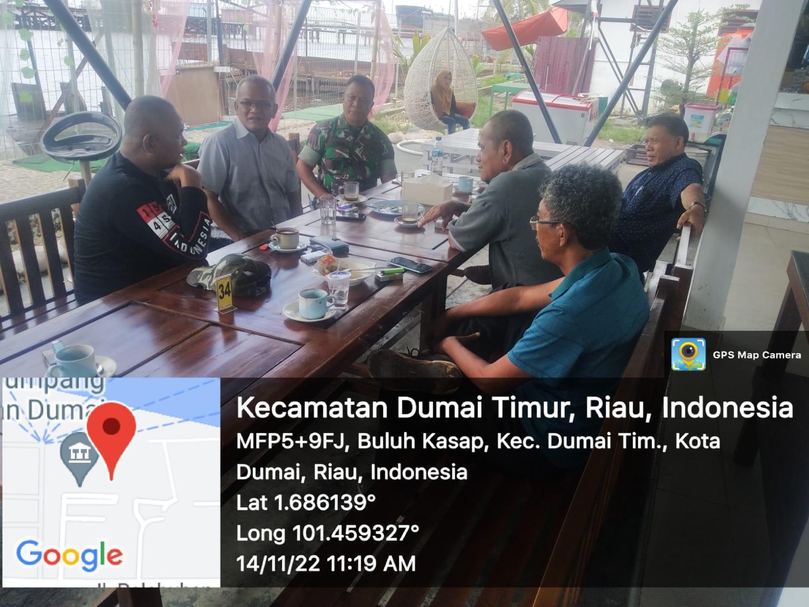 Menjaga Keamanan dan Sinergitas, Danramil 01 Temui Beberapa Tokoh Masyarakat