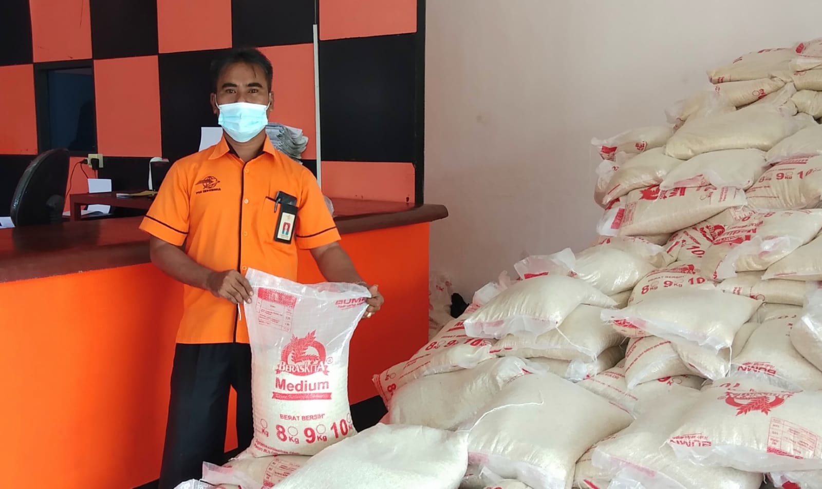 BST di Rohil Disalurkan Melalui Lima Kantor Pos, Palika Melalui Kantor Pos Teluk Merbau