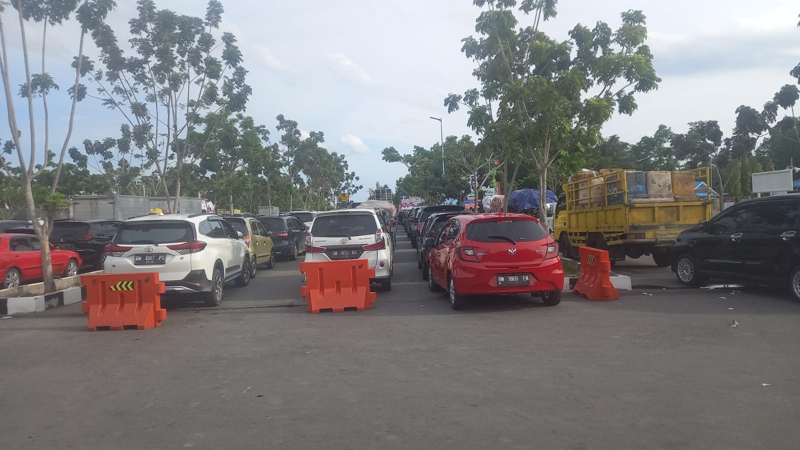 Antrian di Pelabuhan Roro Air Putih Panjang, Kadishub Bengkalis Sampaikan Mohon Maaf