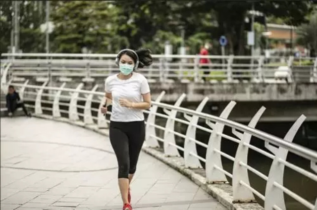 Heboh Cuitan Anji di Twitter, Benarkah Pakai Masker saat Olahraga Berbahaya?