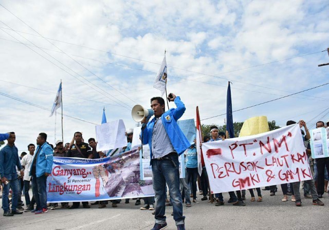 Pendemo Minta PT. Nagamas Ditutup