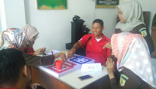 Waduh, Pegawai Kejari Rohul Main Ludo Saat Jam Kerja
