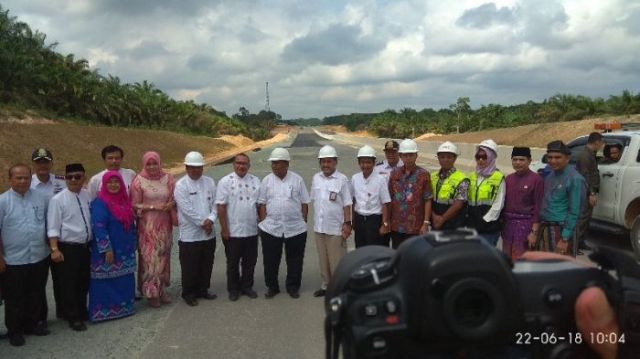 PLT Gubernur Tinjau Tol Pekanbaru - Dumai Tembus ke Minas KM 85