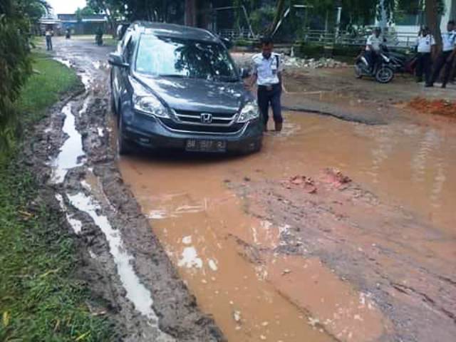 Jalan Tanjung Jati Rusak Parah, Pihak Kecamatan Berkoordinasi dengan Dinas PUPR dan Perusahaan