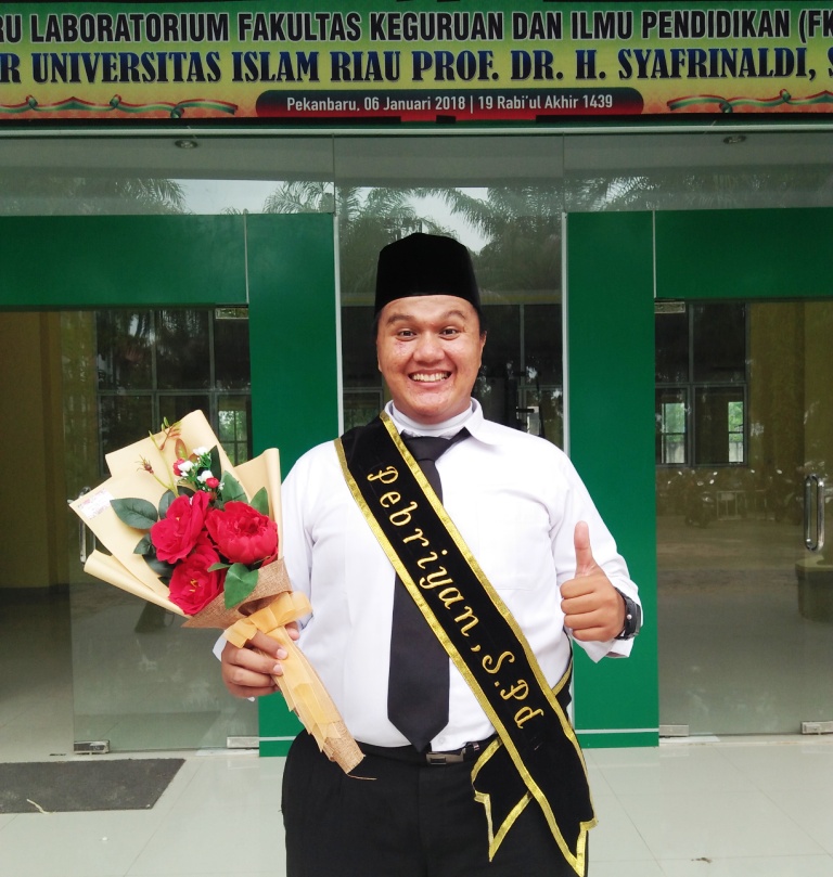Pebriyan Koto. S.Pd,  Meraih Sarjana dari Ujung Pena