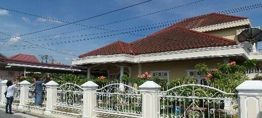 Pelaku Terekam CCTv, Rumah Wabup Bengkalis Dilempar Molotov