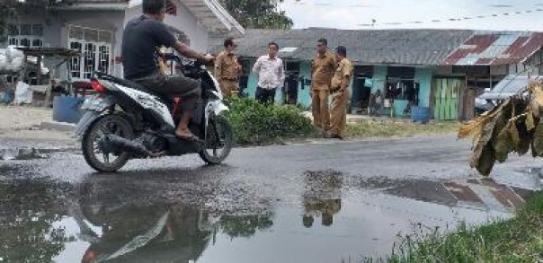 Plt Kadis PUPR Pelalawan Lakukan Inspeksi Jalan