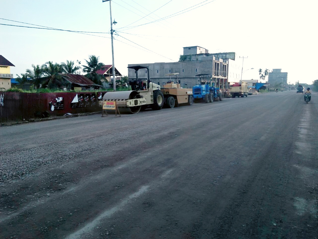 Pemkab Inhil Komit Tuntaskan Pekerjaan Pembangunan Jalan Tembilahan-Tempuling
