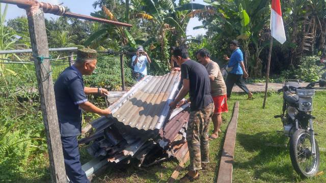 Baznas Dan KP2K Meranti Rehab Rumah Ramlah