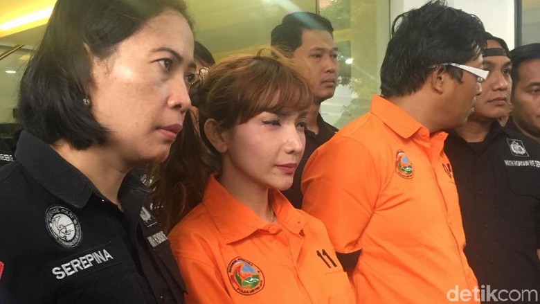 Roro Fitria Ngaku Nyabu karena Terpengaruh Sesama Artis