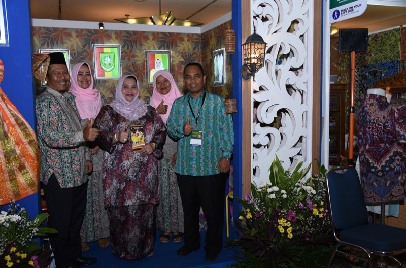 Hadiri Pameran Inacraft, Kasmarni Amril: Ajang Pengembangan dan Promosi Kerajinan Tangan Anak Negeri