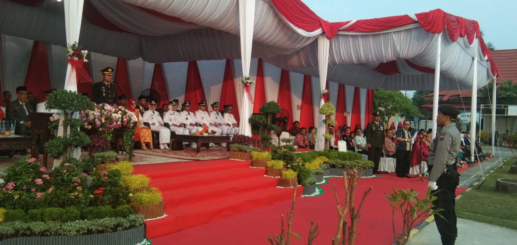 Upacara Penaikan dan Penurunan Bendera HUT RI ke-74 di Mandau Sukses